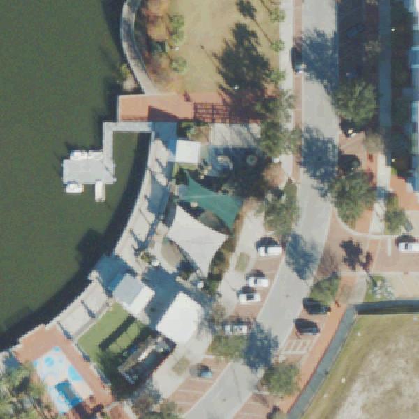 Aerial photo of Center Lake Park