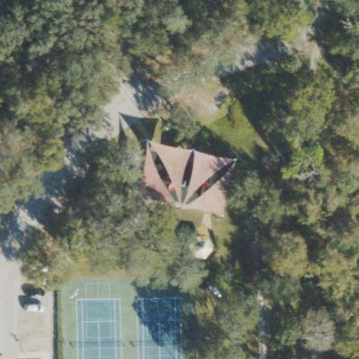 Aerial view of Round Lake Park